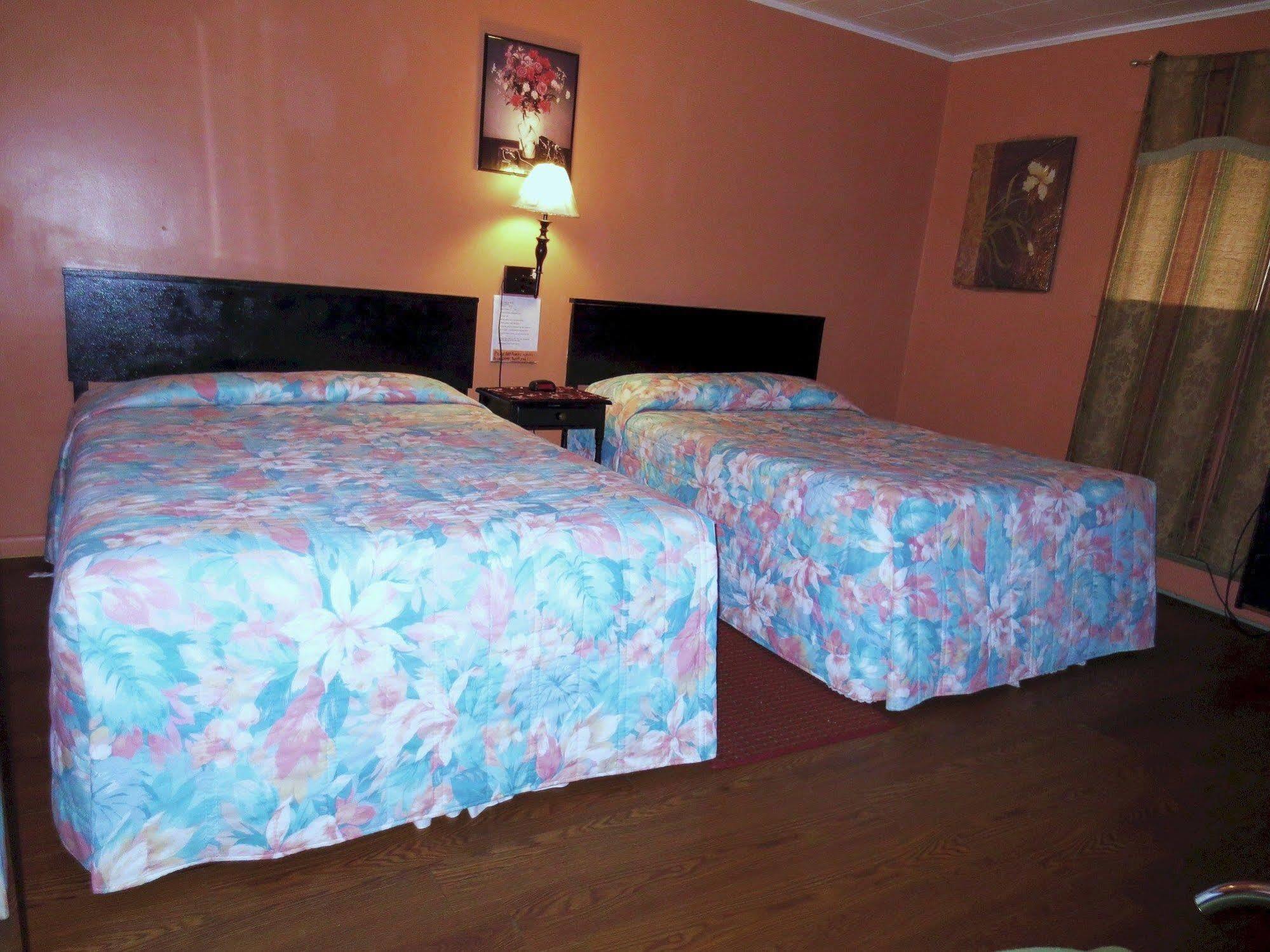 Motel Four Seasons
